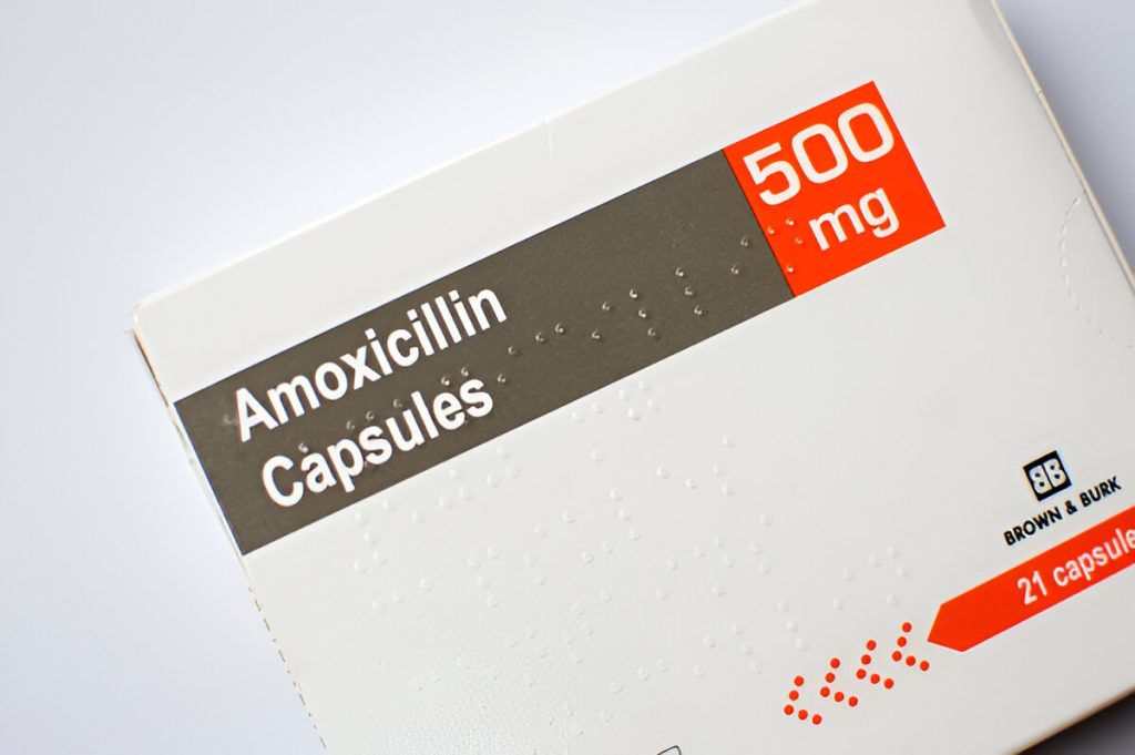 Amoxicillin capsules 500 mg box close-up