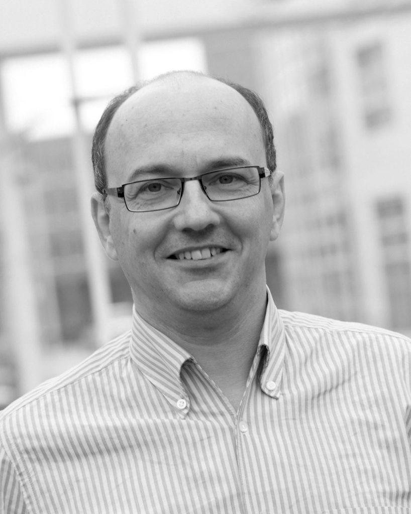 Dr. Simon Feldhaus, MD