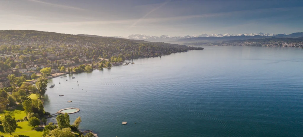 Aerial view of Lake Zurich and buildings along the shoreline